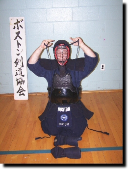 Pull himo tight behind your head